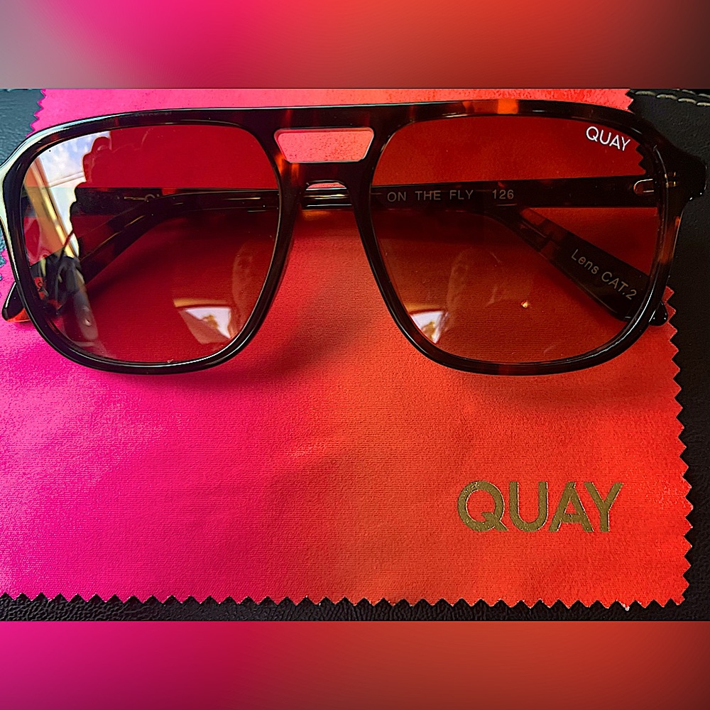 Retro Quay Sunglasses - On The Fly